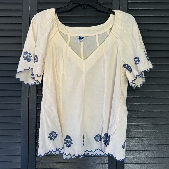 Old Navy Tops - Old Navy Cream Blouse